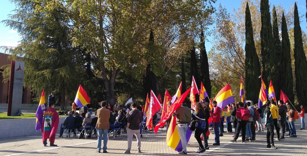Manifestazione alla Città Universitaria di Madrid in ricordo delle Brigate Internazionali.