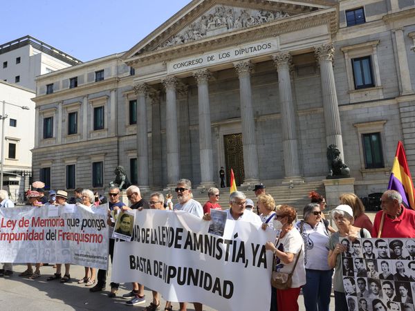 SPAGNA. LEGGE SULLA MEMORIA DEMOCRATICA. CITTADINANZA SPAGNOLA AI DISCENDENTI DEI COMBATTENTI DI SPAGNA