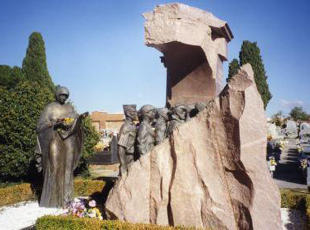 Fuencarral - Monumento dedicato ai volontari sovietici - SPAGNA	