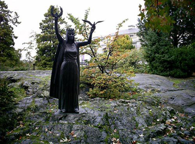 Victoria - Monument to the International Brigades who fought against the spread of Fascism in Franco's Spain - CANADA