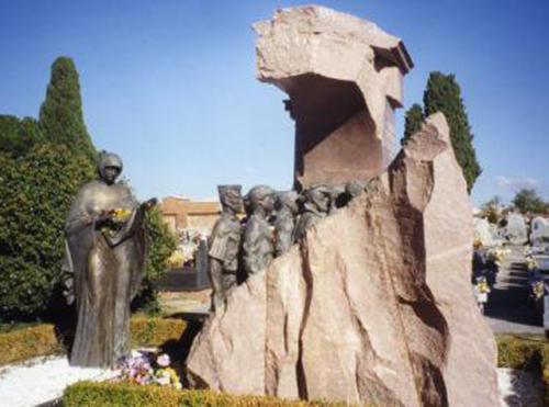 Fuencarral - Monumento dedicato ai volontari sovietici - SPAGNA	